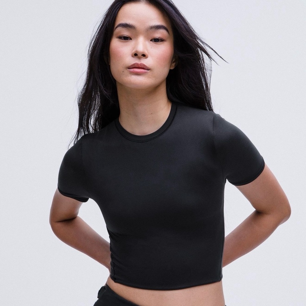 Lululemon Athletica Black Crop Top Wundermost Ultra Soft Nulu Crewneck Cropped